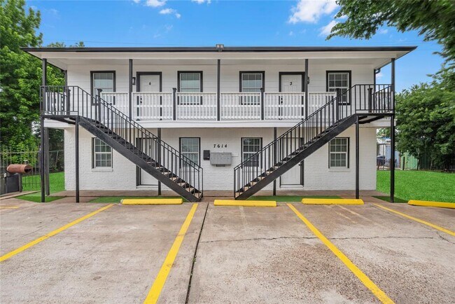Foto del edificio - 7616 Grahamcrest Dr