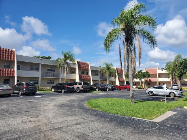 Building Photo - 2500 Fiore Way