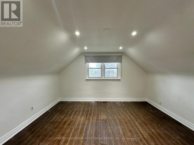 Building Photo - 253 Sinclair Ave