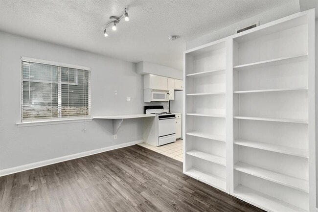 Foto del edificio - 2408 Longview St
