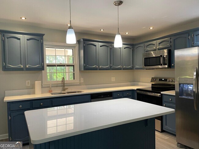 Foto del edificio - 220 Freestone Dr