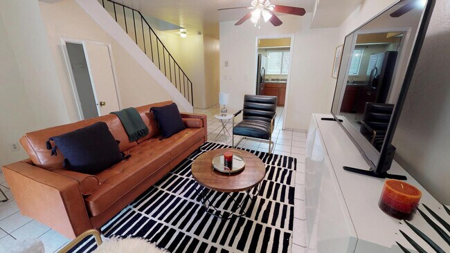 Building Photo - Room in 4 Bedroom Home at 702 Cassia St