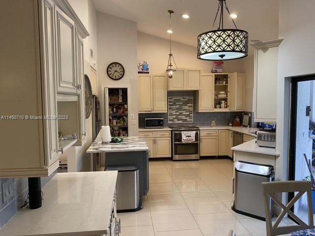 Foto del edificio - 13647 Barberry Dr