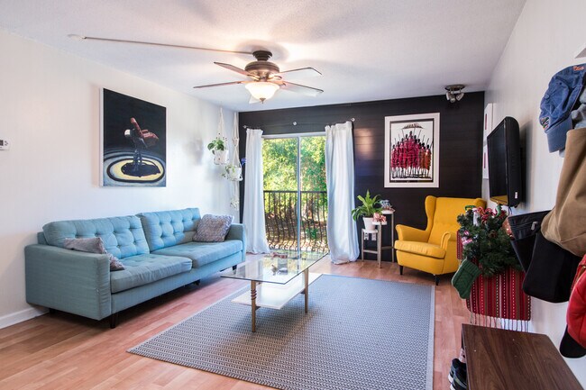 Building Photo - 1700 SW 16th Ct