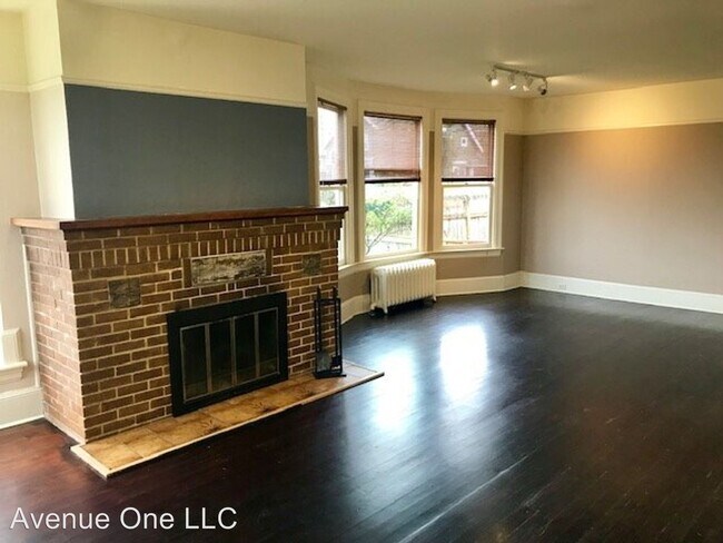 Building Photo - 5 br, 2 bath House - 3936 Woodlawn Ave. N.