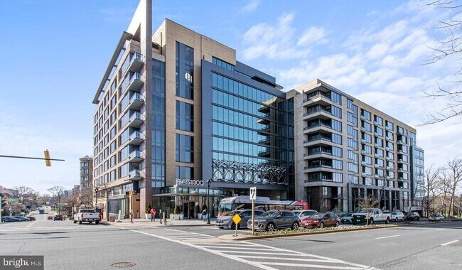 Foto del edificio - 8300 Wisconsin Ave