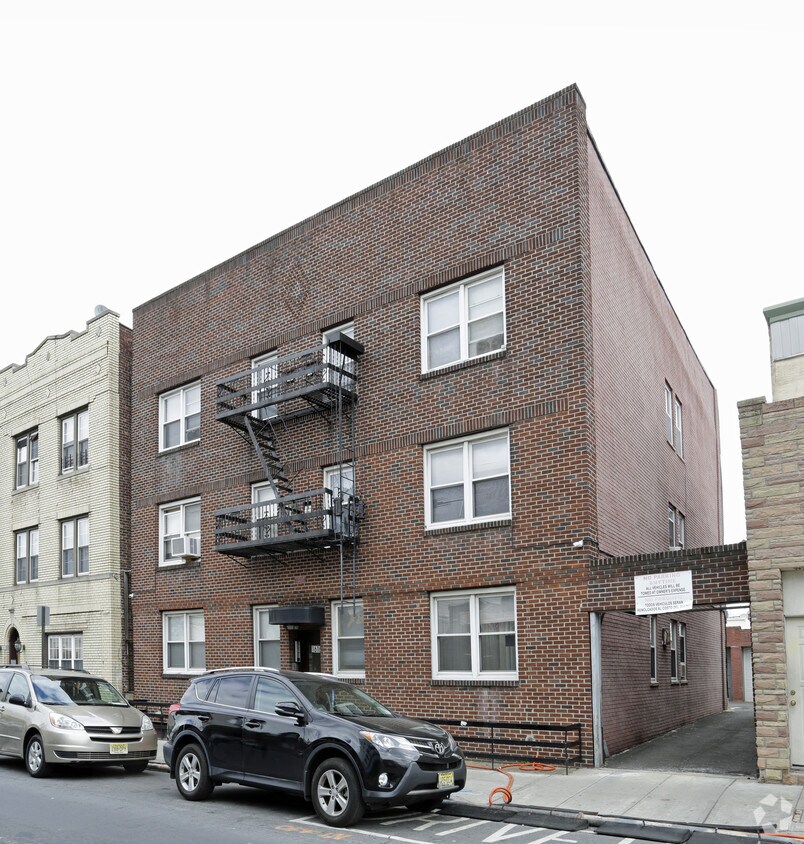 Primary Photo - 1616 Bergenline Ave