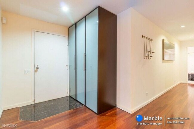 Foto del edificio - 2 br, 2 bath Condo - 40 E 9th St Apt 1416