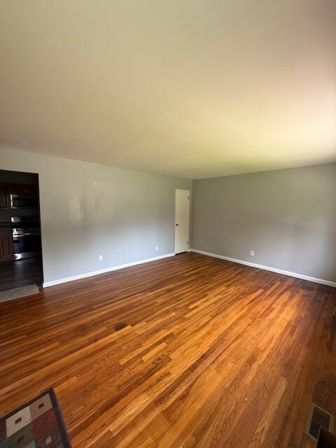 Building Photo - 1065 Hadwin Dr