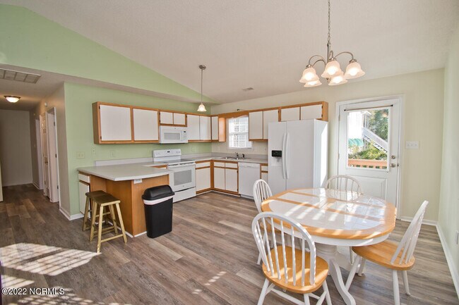 Foto del edificio - 422 Holly St