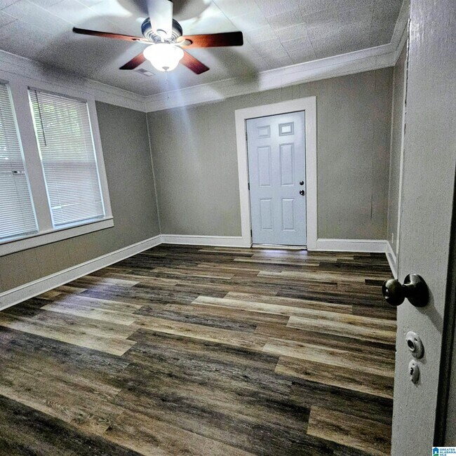 Foto del edificio - 711 E 7th St