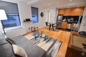 Building Photo - 150 W 51st St