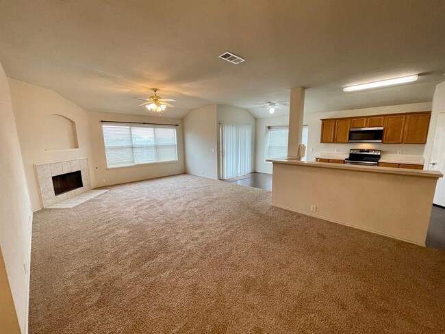 Building Photo - 505 Hunters Ridge Dr