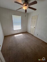 Building Photo - 3414 Crescent Dr