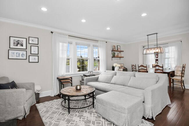 Foto del edificio - 24 Nicholas Ave