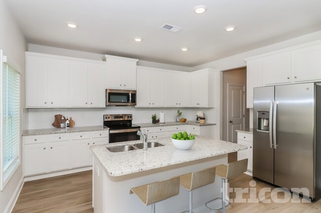 Building Photo - 145 Queenshall Rd