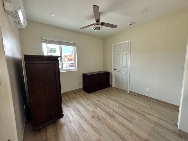 Foto del edificio - 2732 Oceanside Blvd