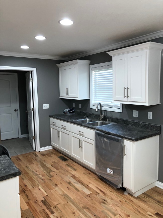 Foto del edificio - 121 Ashkirk Ln