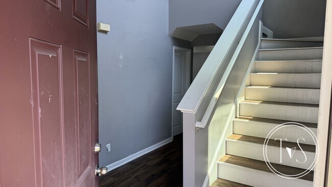 Foto del edificio - RATE DROP ALERT! (was $3000/month)