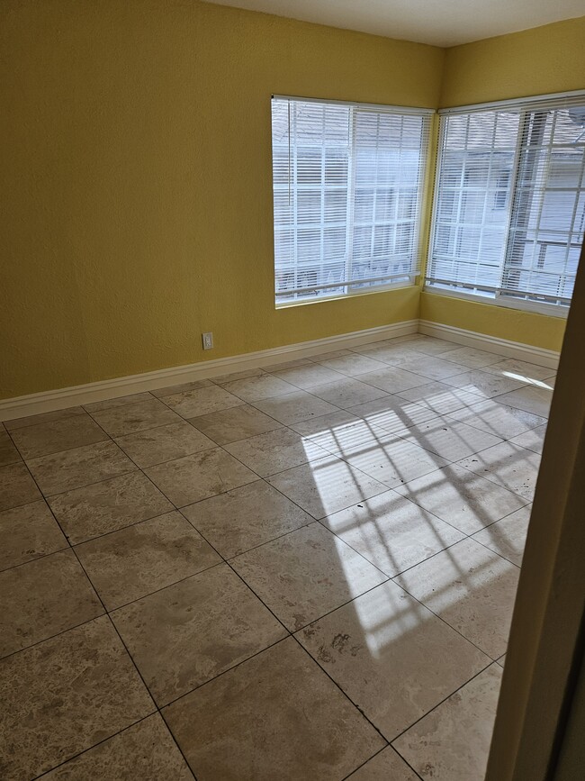 Building Photo - 24508 Leona Dr