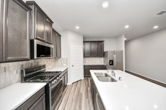 Building Photo - 518 Ellwood Terrace Ln