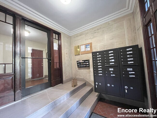 Building Photo - 24 Chauncy St