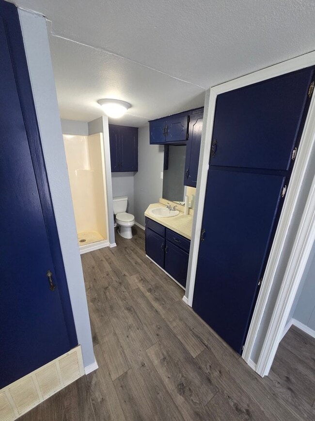 Foto del edificio - 220-226 East J St