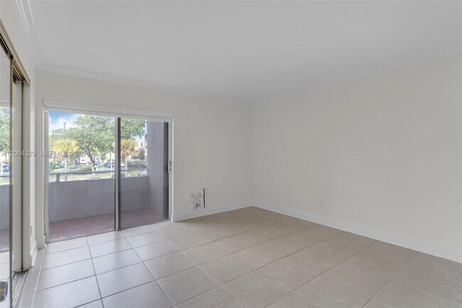 Foto del edificio - 7745 SW 86th St