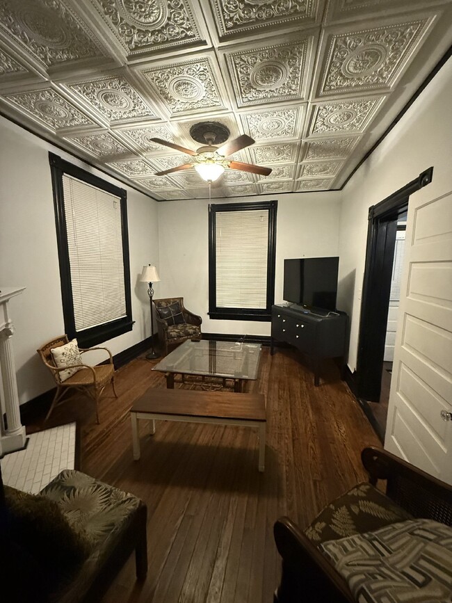 Foto del edificio - Fully Furnished 3 bed / 1.5 bath Historic ...