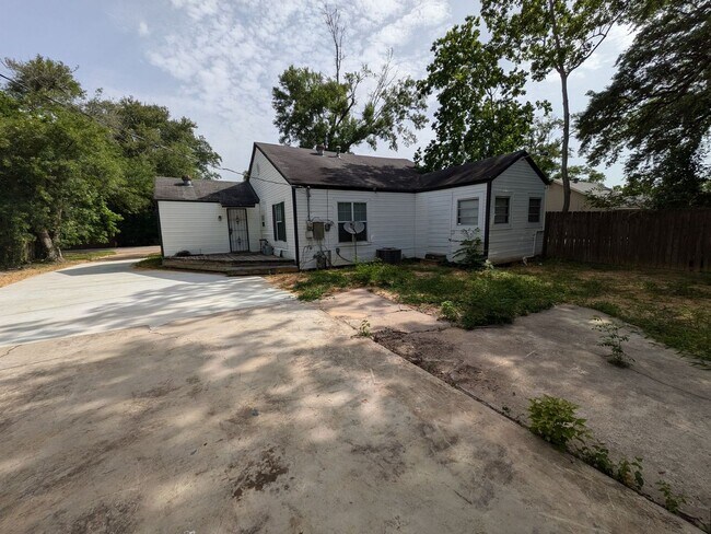 Foto del edificio - 518 Alabama Ave