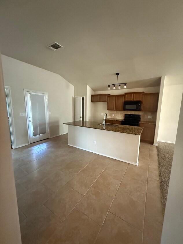 Foto principal - 10106 Viola Ave