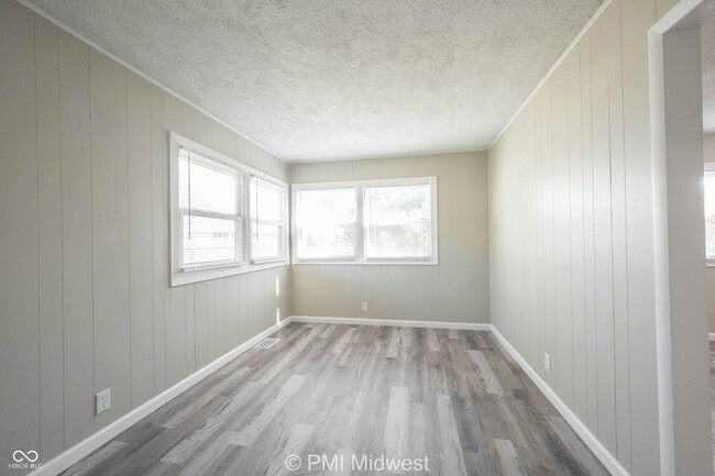 Building Photo - 6276 Eastgate Ave