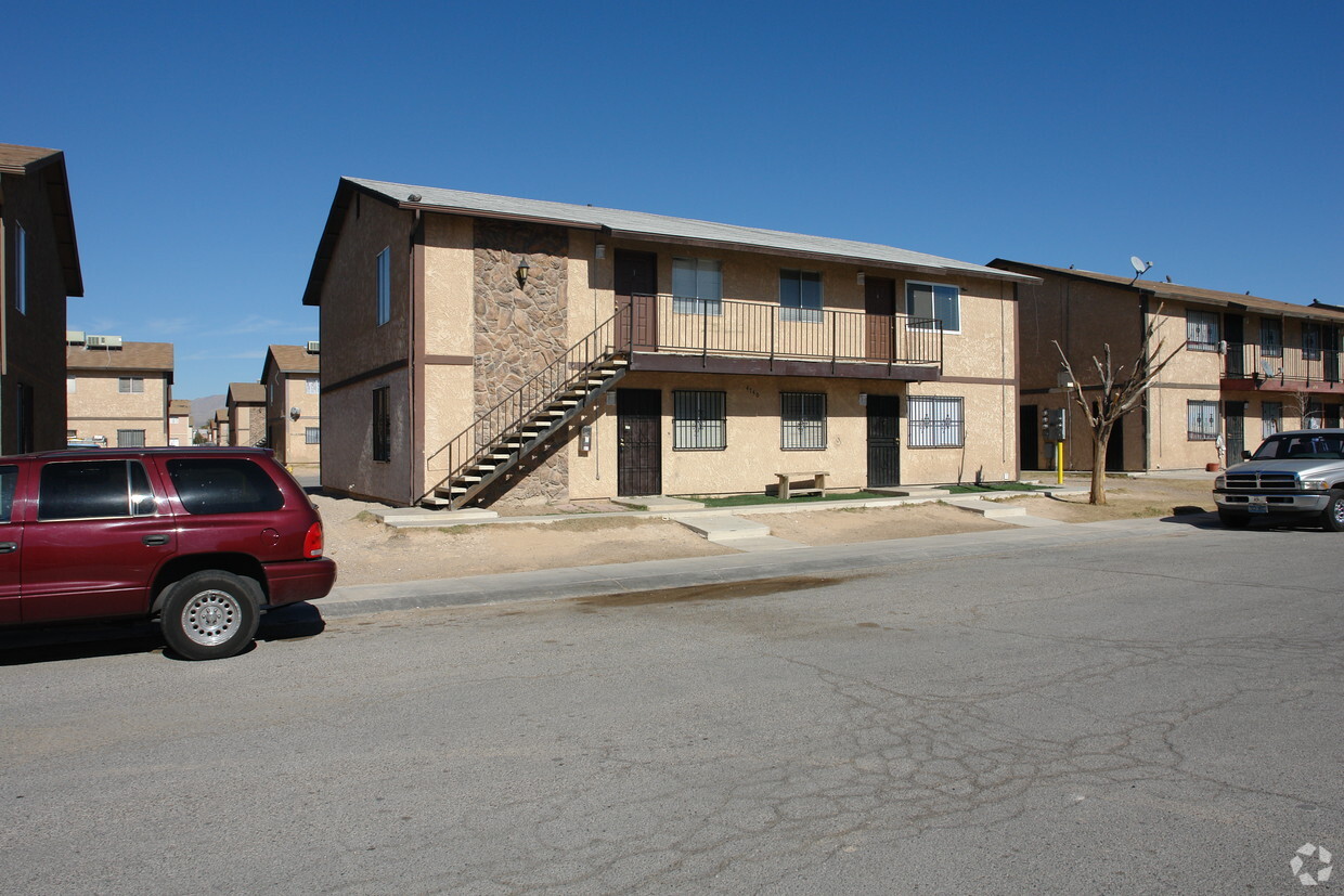 Primary Photo - 4740 Convaire Ave
