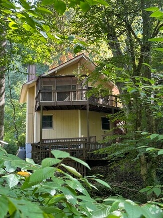 Back of house - 270 River Road 2
