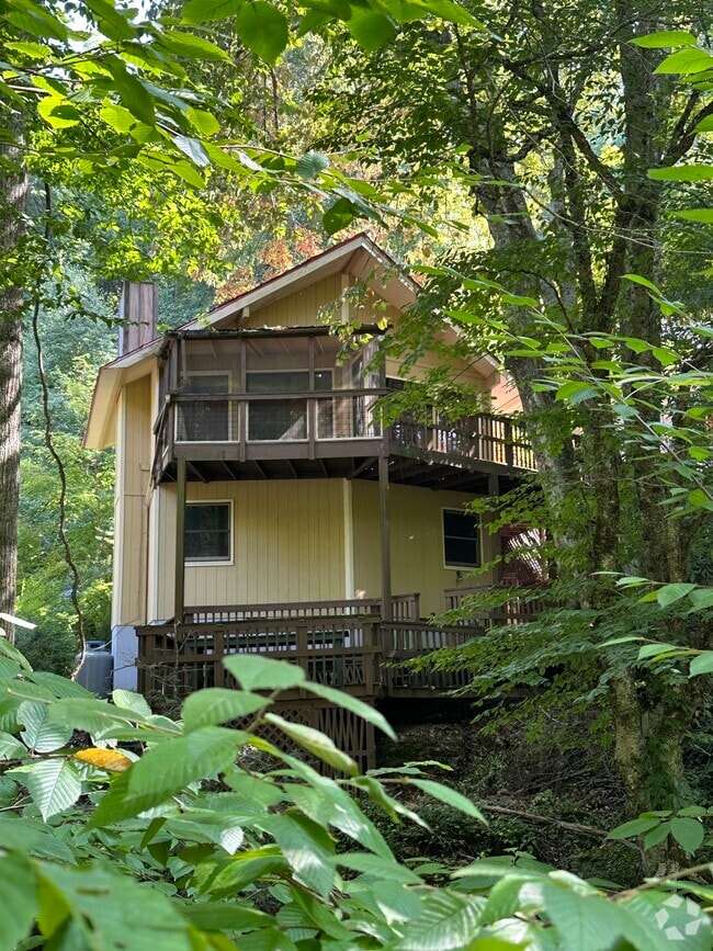 Back of house - 270 River Road 2
