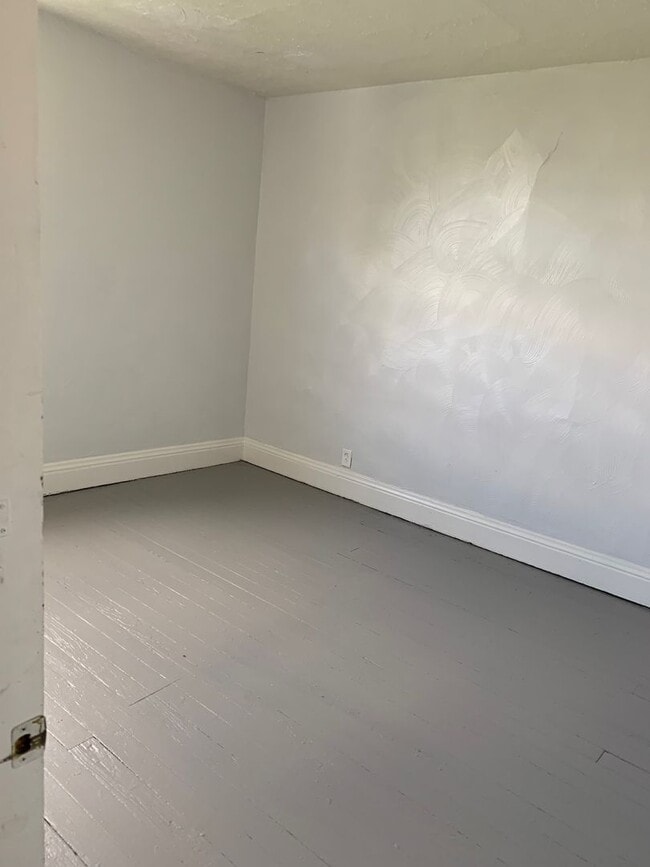 Foto del edificio - 3 Bedroom 1 Bath