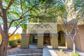 Building Photo - 1702 E Bell Rd