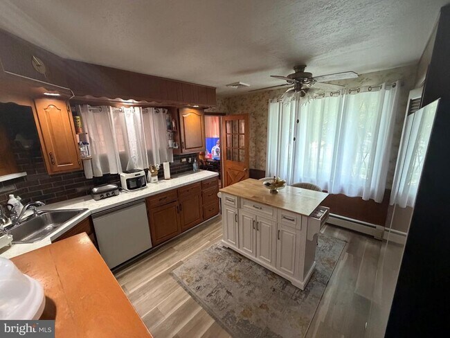 Building Photo - 801 Apache Ln