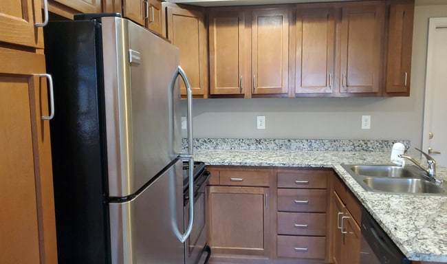Photo - Newer 2BR/2.5BA in Englewood Townhouse wit...