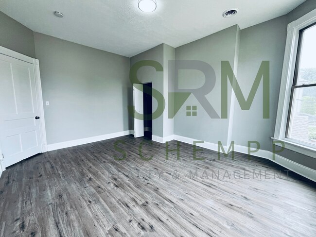 Foto del edificio - 2708 W Main St