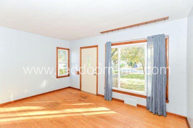 Foto del edificio - 1542-1544 N Hawthorne Lane