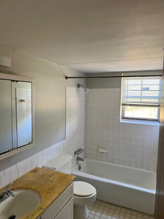Foto del edificio - 8600 Countryshire Ln