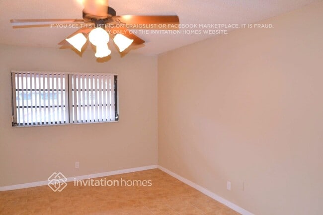 Building Photo - 2700 N 34th Ave