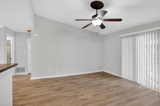 Foto del edificio - 534 Granville Ct