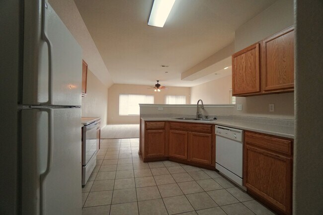 Building Photo - 862 Red Thistle View