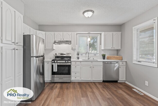 Foto del edificio - 5 Bedroom Home in Crystal