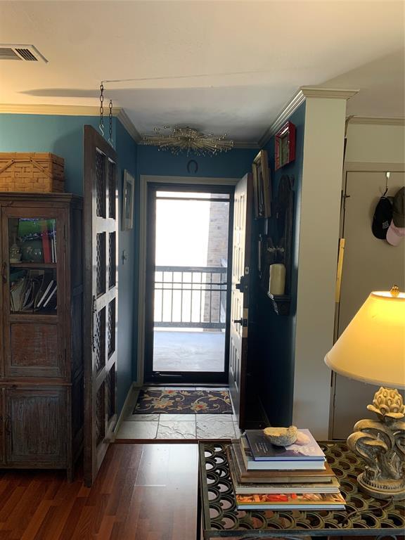 Foto del edificio - 8888 Tallwood Dr