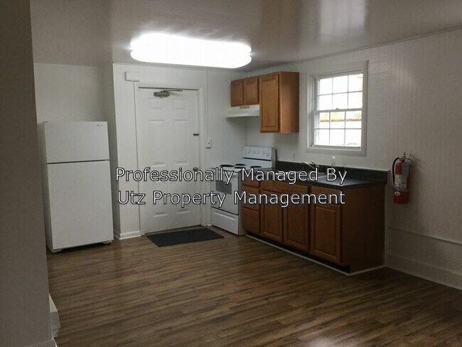 Foto del edificio - Two Bedroom Apartment Tucked Away off Rt 140