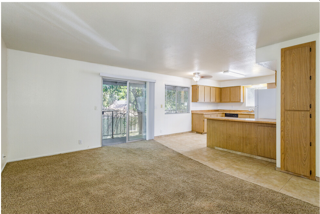 Interior Photo - Redwood Glen Apartments