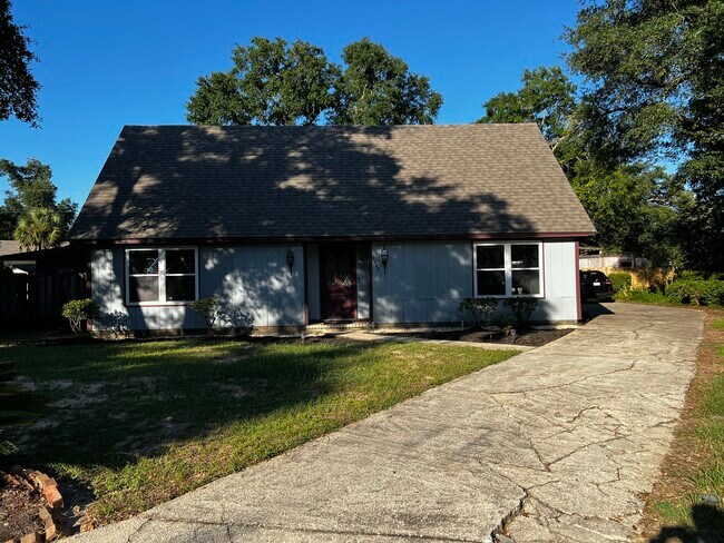 Building Photo - 7242 Dogwood Terrace Dr